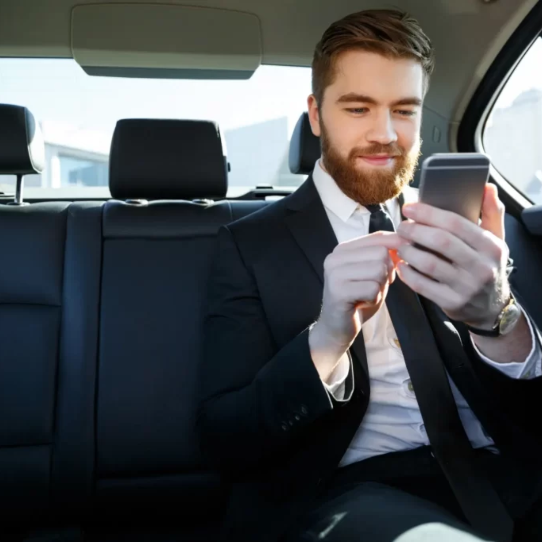 historia de instagram servicio de traslados taxi al aeropuerto negro rojo blanco fotografía (2)